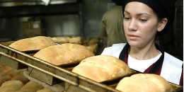 Antitrust e reso del pane fresco invenduto: multa a 6 catene della GDO